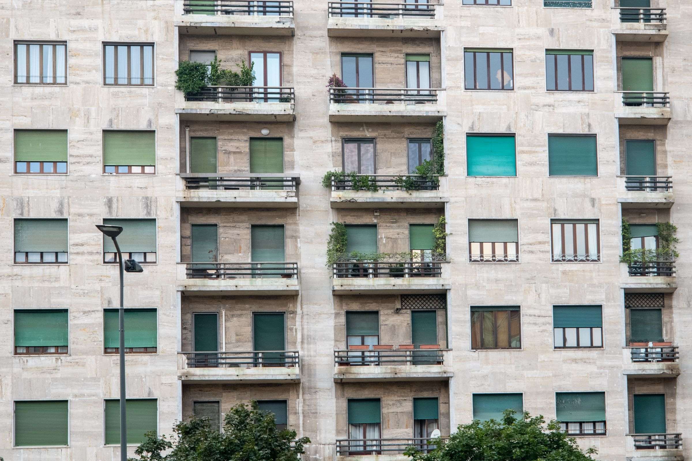 Immobilier Façade d’un immeuble d’habitation en ville
